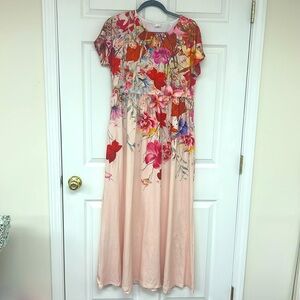 NWOT Pink Daisy Maxi Pink Floral Dress Size M